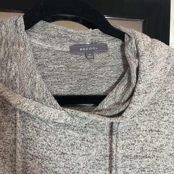 Be cool hoodie, shirt size medium - Picture 4 of 7